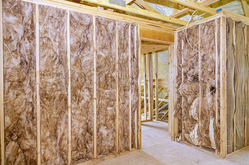 Fiberglass batt insulation